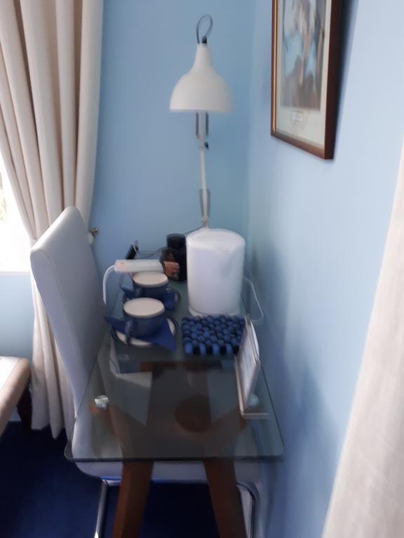 The Dell Dublin Bed and Breakfast Dun Laoghaire Exterior foto