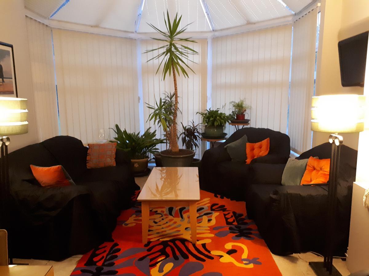 The Dell Dublin Bed and Breakfast Dun Laoghaire Exterior foto
